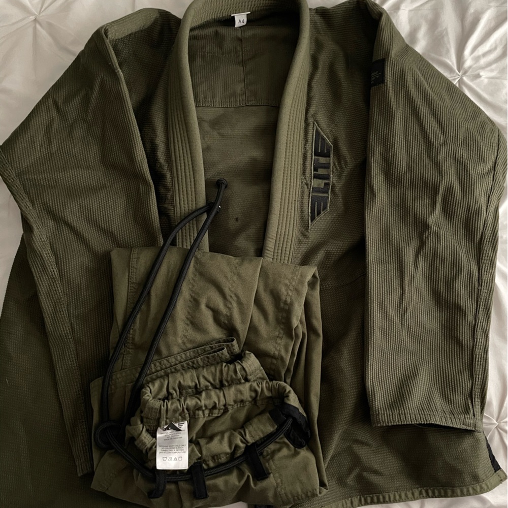Green Elite Jiu Jitsu Gi size A4